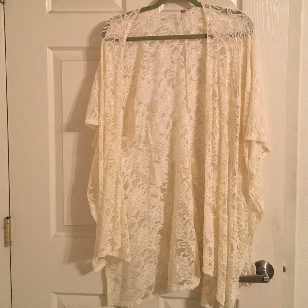 Women's lace shawl
