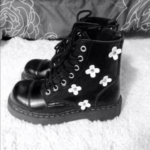Anarchic 7 Eye Daisy Combat Boots