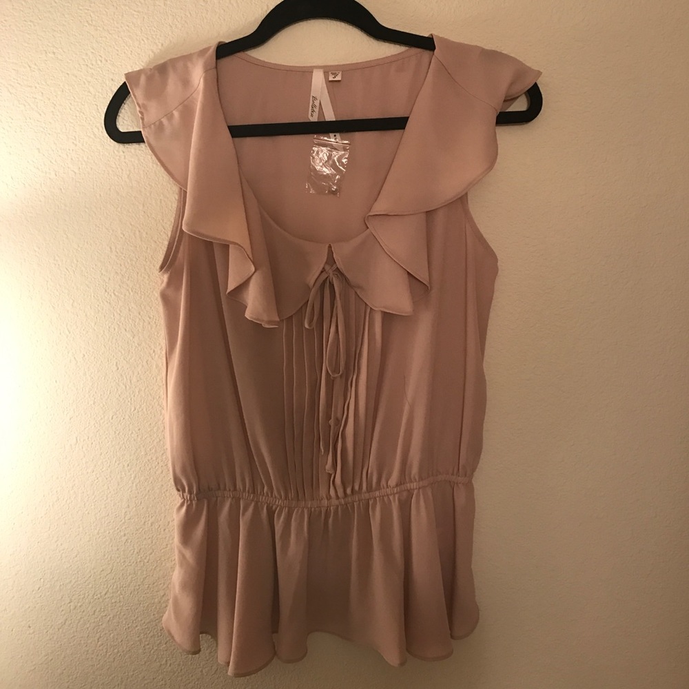 CLOSET CLOSEOUT NWOT cute light peach colored top