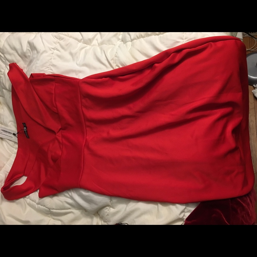 Red off the shoulder boohoo dress sz 10