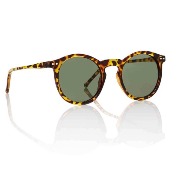 Sadie & Sage Accessories - Vintage Keyhole Frame last one ☝️