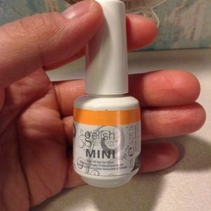 Gelish mini soak off polish gel street cred-ible