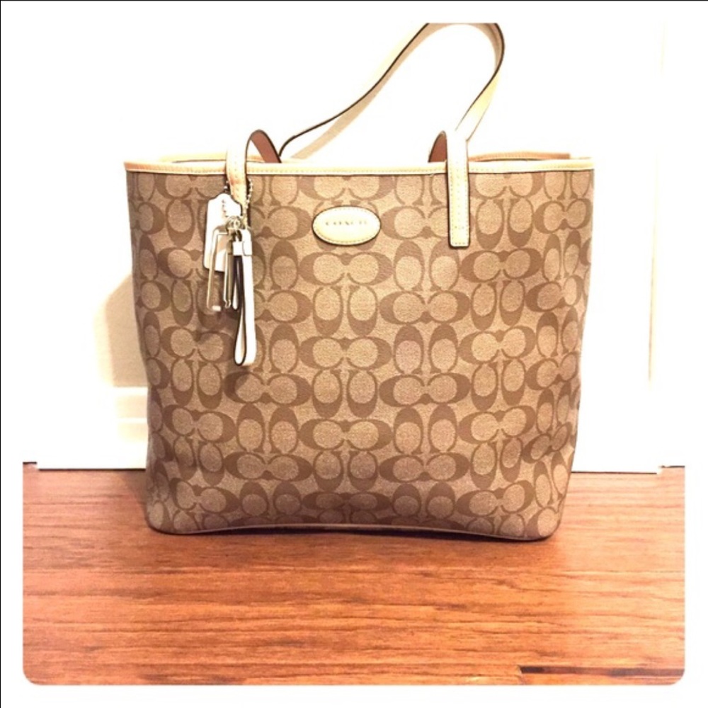 🌟🌟FLASH SALE🌟🌟Coach park metro XL tote