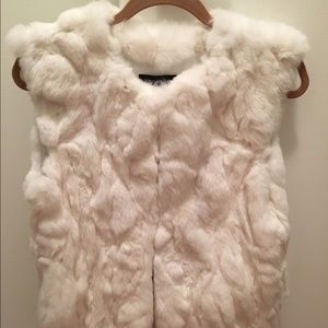 Brand new Adrienne Landau white rabbit fur vest