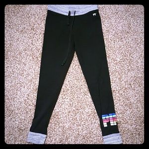 VS pink leggings size small