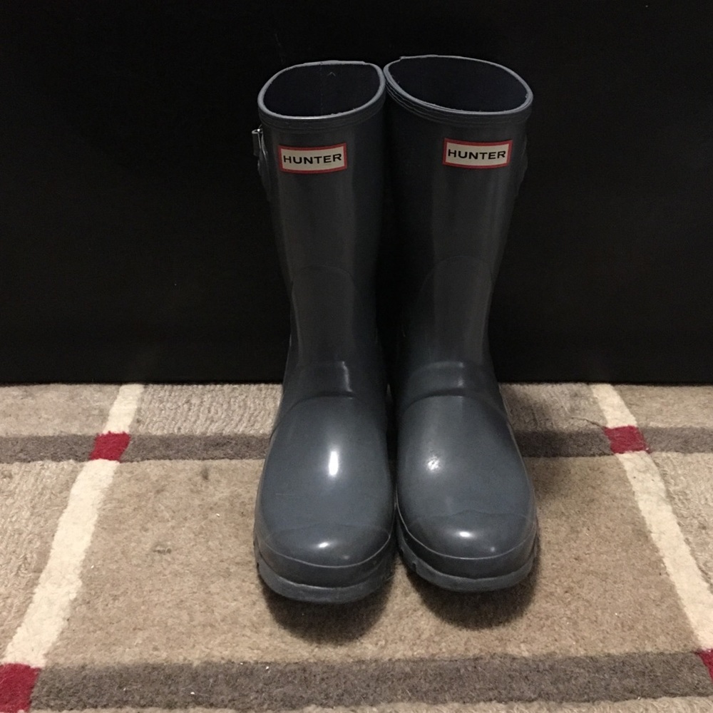 Women's short grey hunter boots size 8