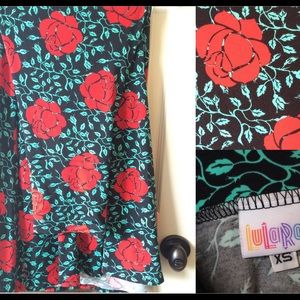 🌹Gorgeous Maxi skirt w/Roses  (LuLaRoe)