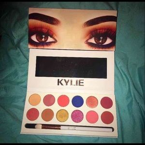 KylieCosmetics Royal Peach Palette (DUPE)