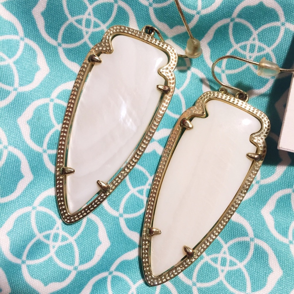 *TRADE ONLY* Kendra Scott earrings! White pearl.