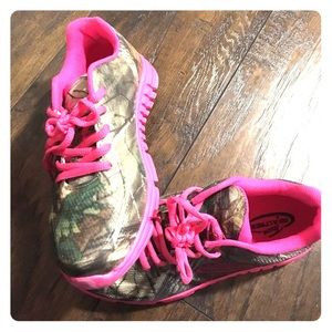 Camo in hot pink tennis shoes