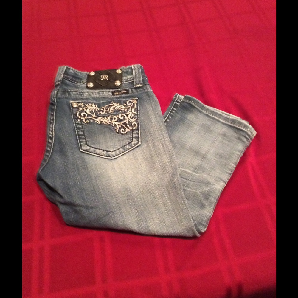 Miss Me Cropped Capris 28