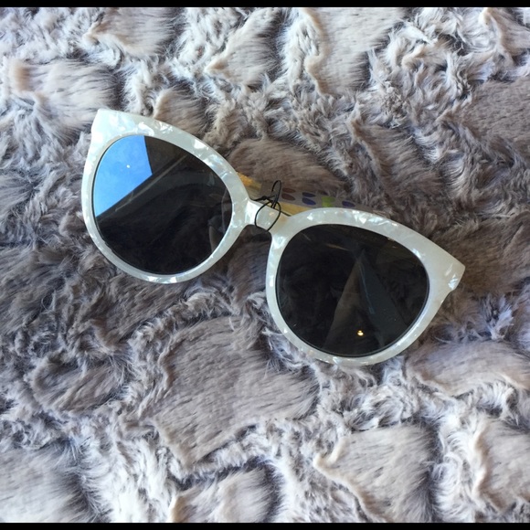 Assorted Sunnies: ONLY BLUE is left - Picture 4 of 6