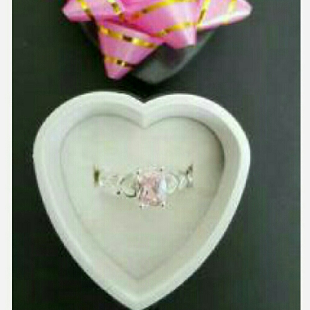 Sweetheart ring