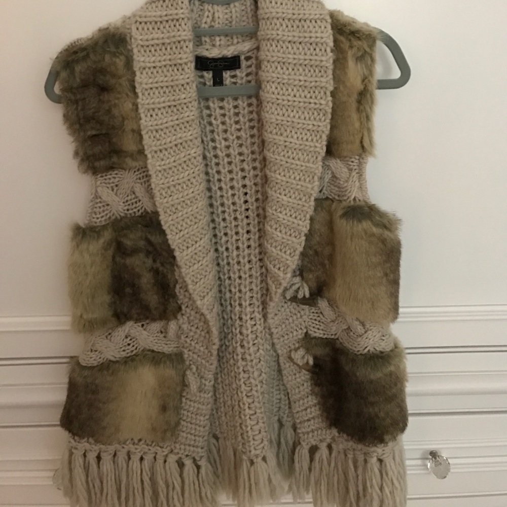 Sweater vest