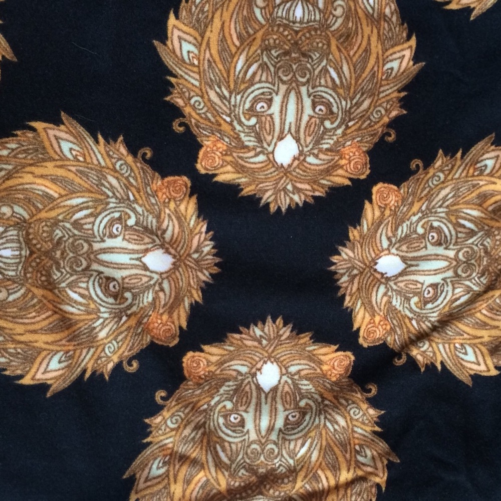 Price drop! Shipping discount! "Lion King" legging