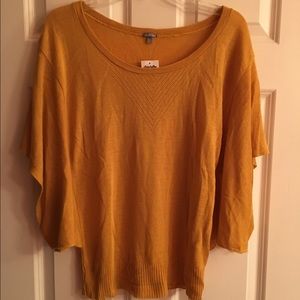 NWT Flutter Sleeve Top