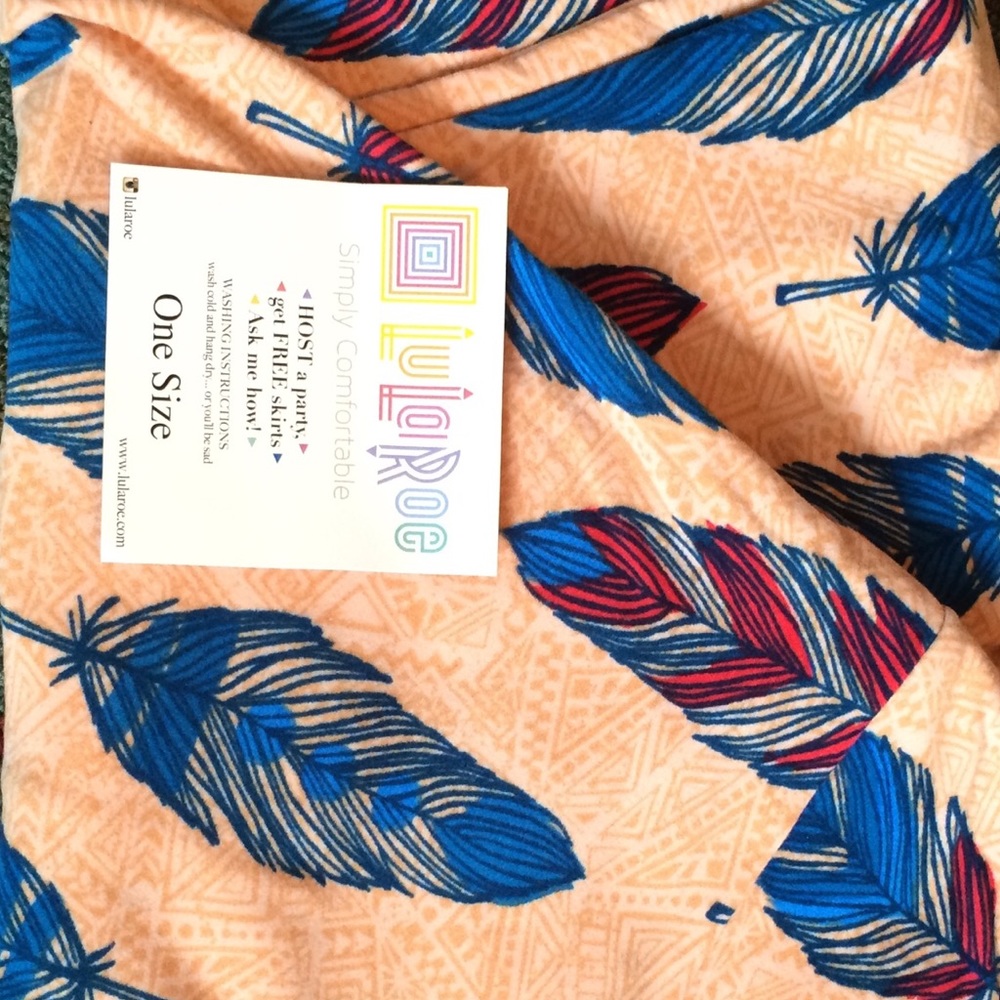 🦄FEATHER LLR leggings! O/S