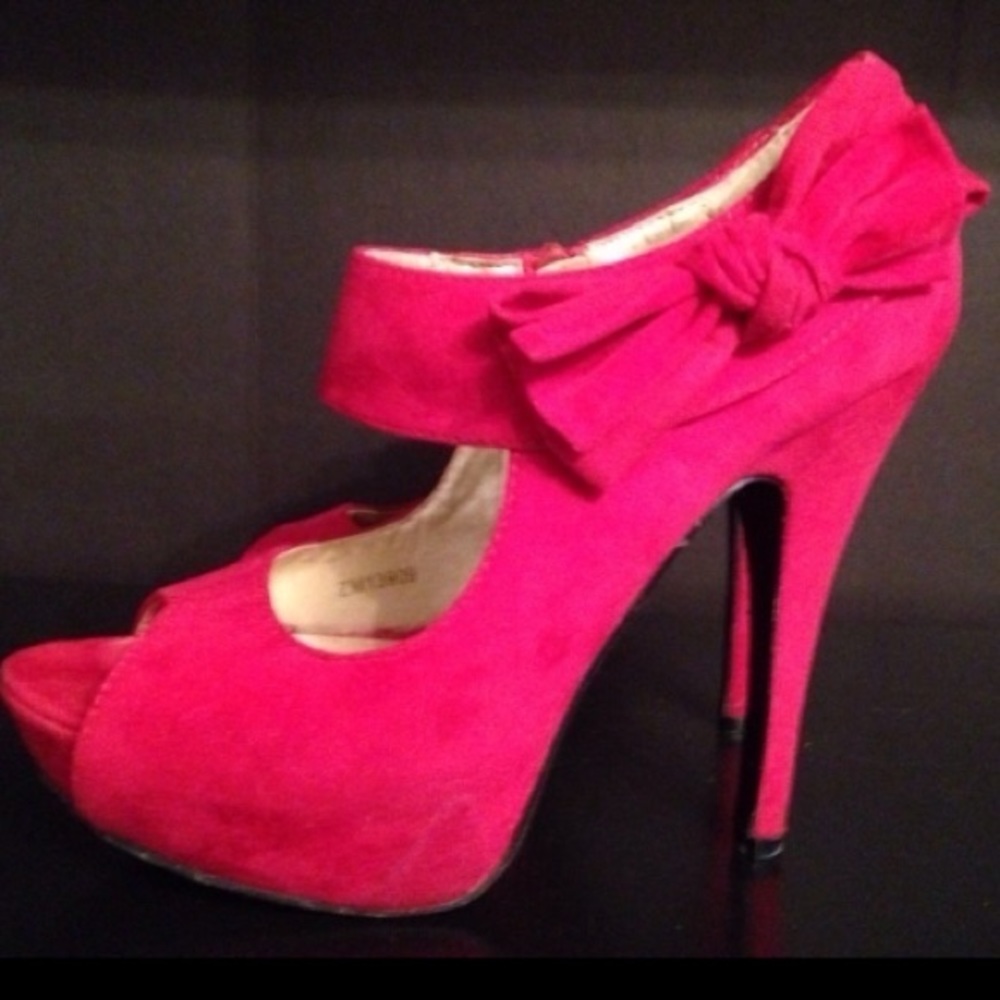 Red suede feeling peep toes