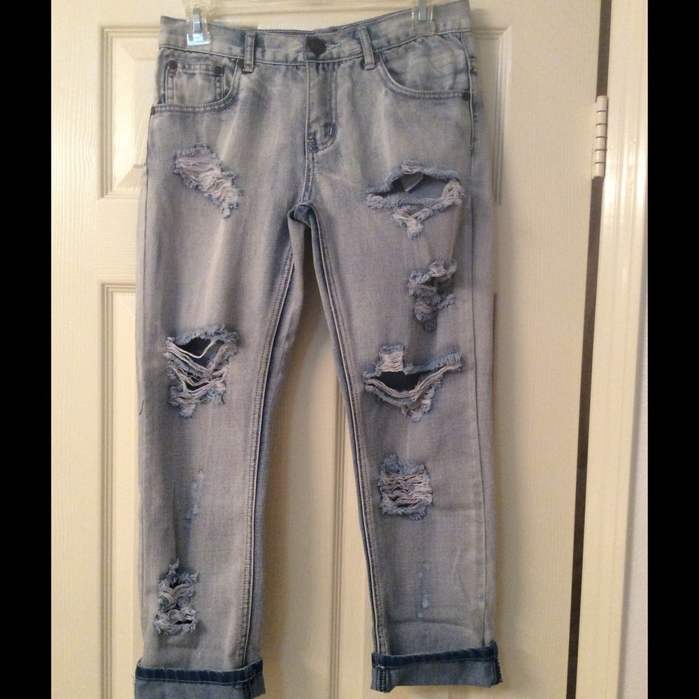 🎉SALE🎉 Distressed "Tobi" Capris