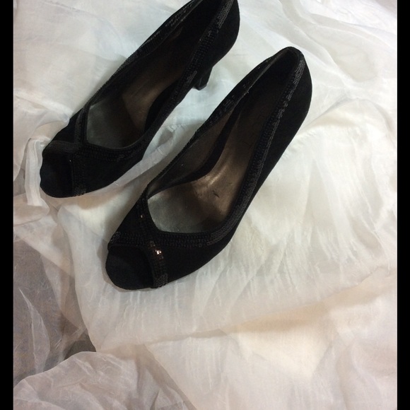 Peep toe suede pumps - Picture 2 of 8