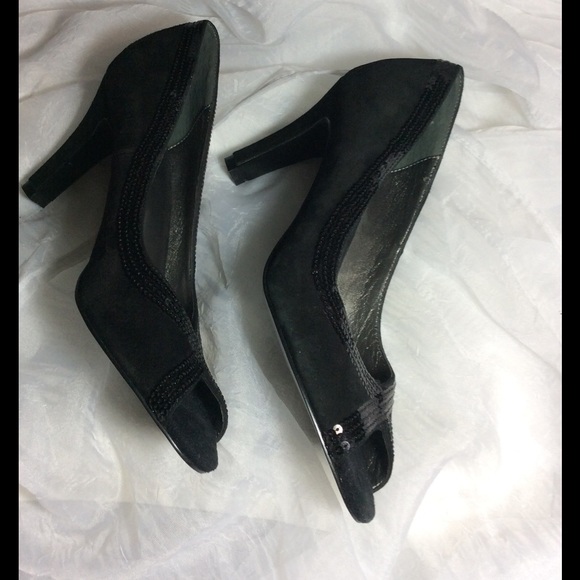 Peep toe suede pumps - Picture 5 of 8