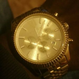 Meet your Posher, Cornelius