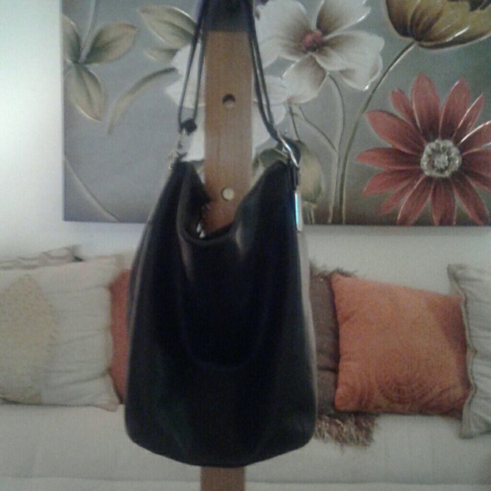 Authentic coach bucket bag