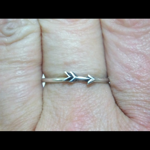(2-13) Cute 925 Sterling Silver Arrow Wanderlust Wanderer Stacking Skinny Ring - Picture 3 of 9