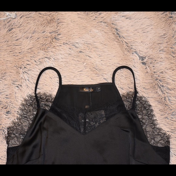 2 Ivory Md 1 L Blk Thin strap lacy satiny camisole - Picture 4 of 5