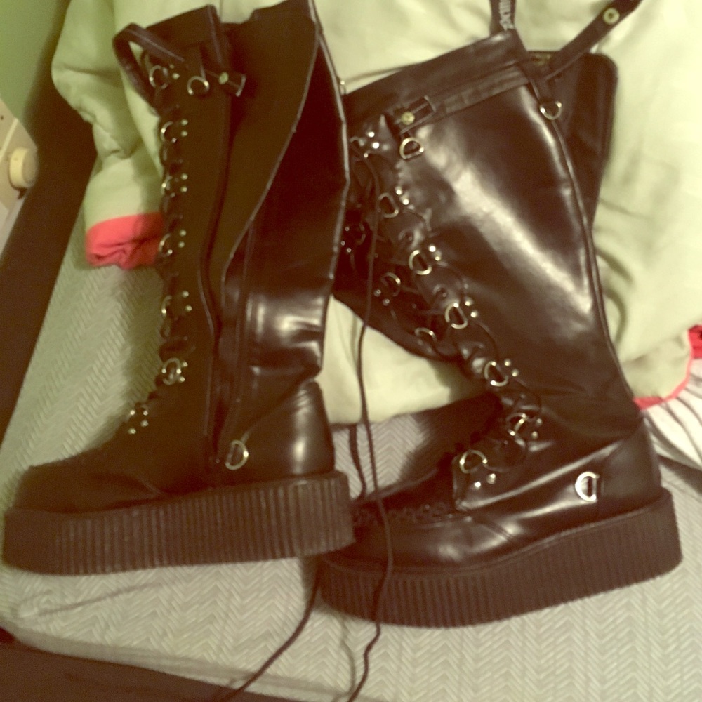 Awesome goth-punk Creeper boots!  ON HOLD