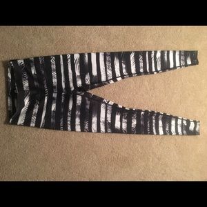 Lululemon wunder under