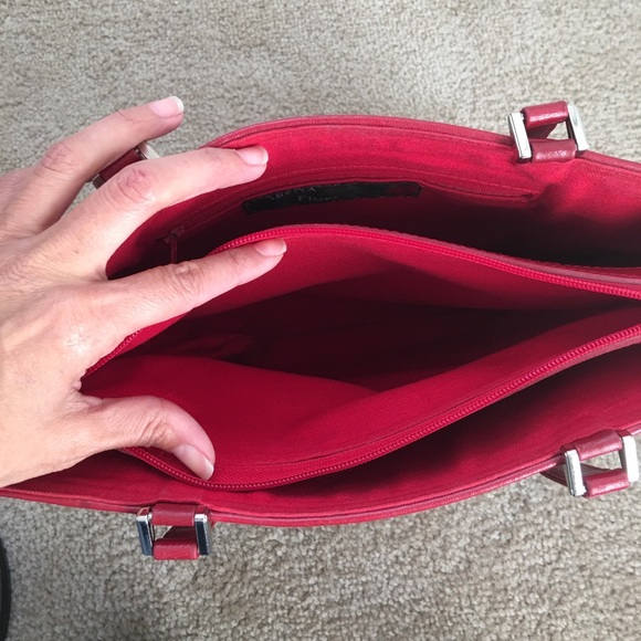 Isabella Fiore Canvas Flower Print Handbag - Picture 6 of 7