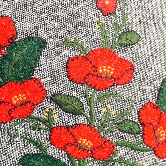 Isabella Fiore Canvas Flower Print Handbag - Picture 7 of 7