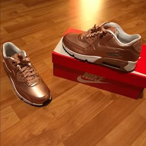 Red Bronze Nike Air Max 90 size 5.5 Y