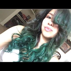 Meet your Posher, Cynthia