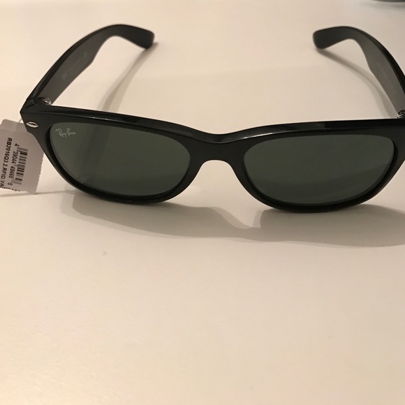 Ray-Ban Wayfarers - Picture 1 of 4