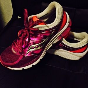 Women's Saucony Zealot Running Shoes