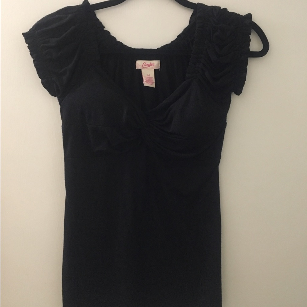 Short sleeve black top