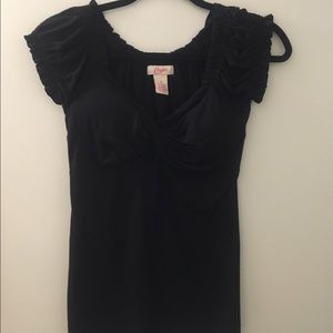 Short sleeve black top