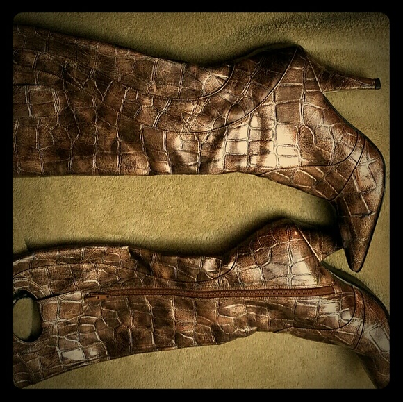 j renee  Shoes - Vegan crock skin boots! Euc