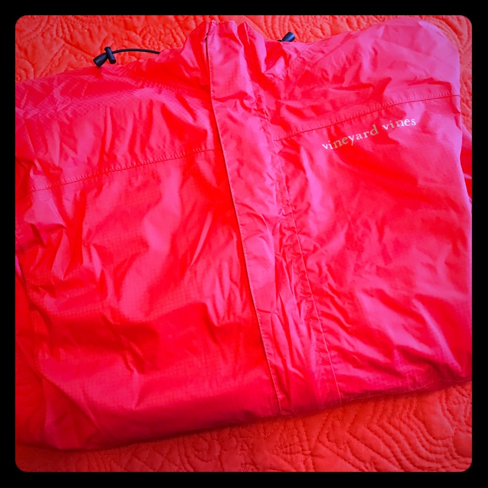 Small vineyard vines rain jacket UFT