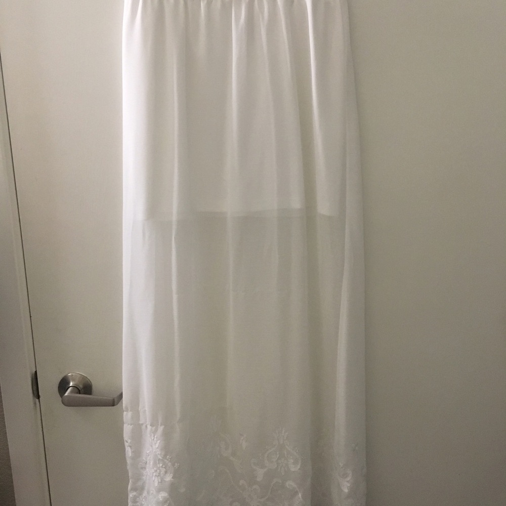 White maxi skirt