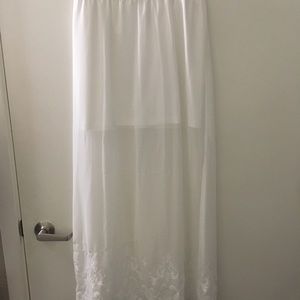 White maxi skirt