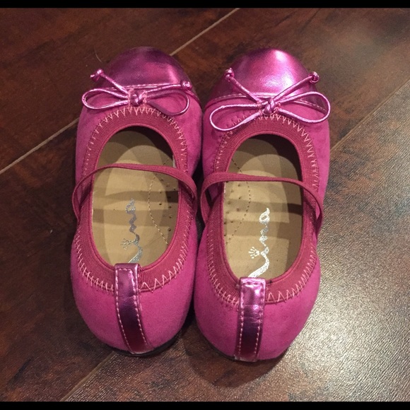 Nina Metallic Magenta Size 9 Toddler mary Janes - Picture 3 of 4