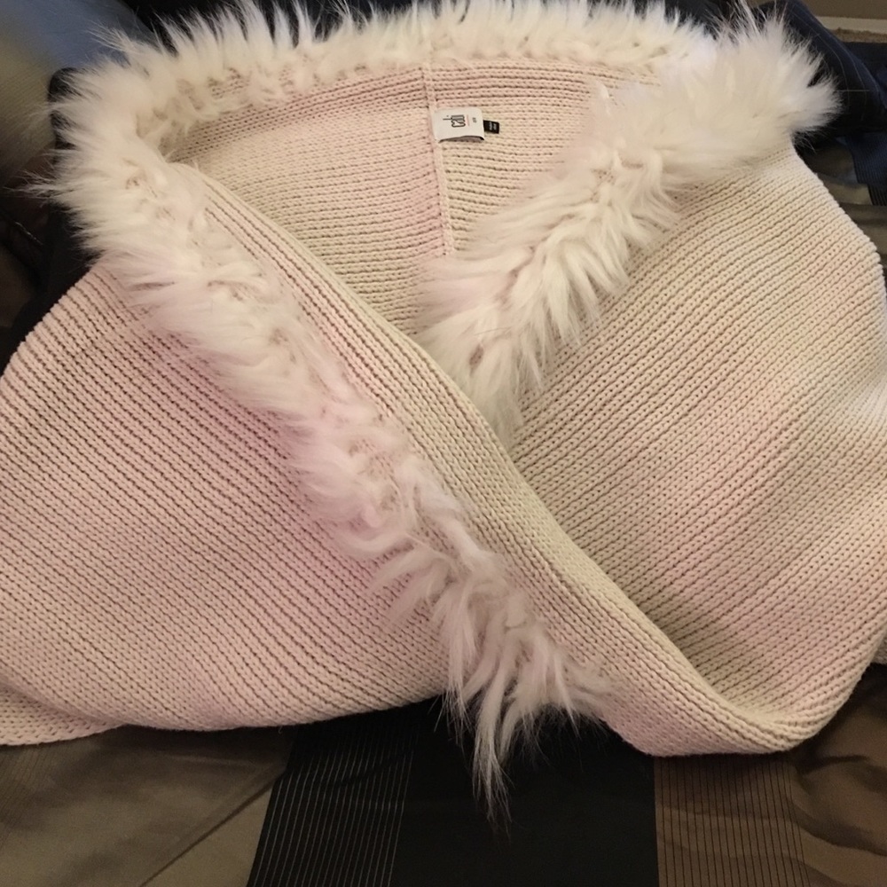 Very trendy and versatile piece