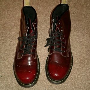 Dr martens  they have scratches on top