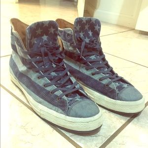 Converse Chuck Taylors Hi