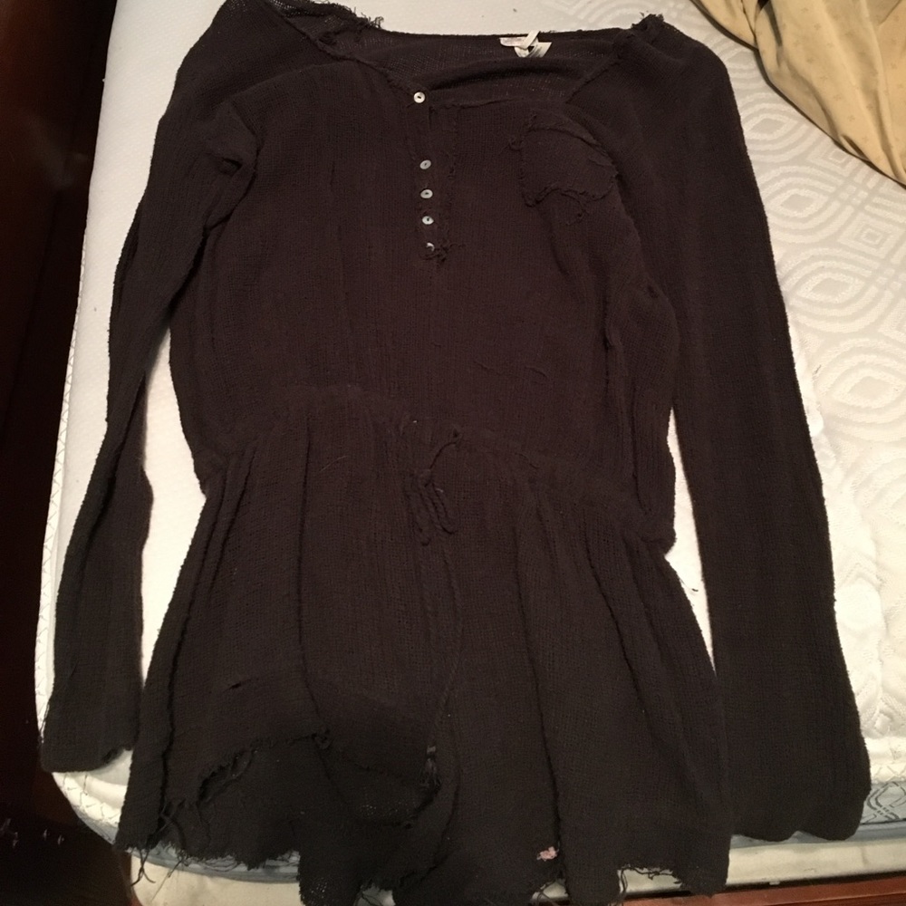 black beach jumper