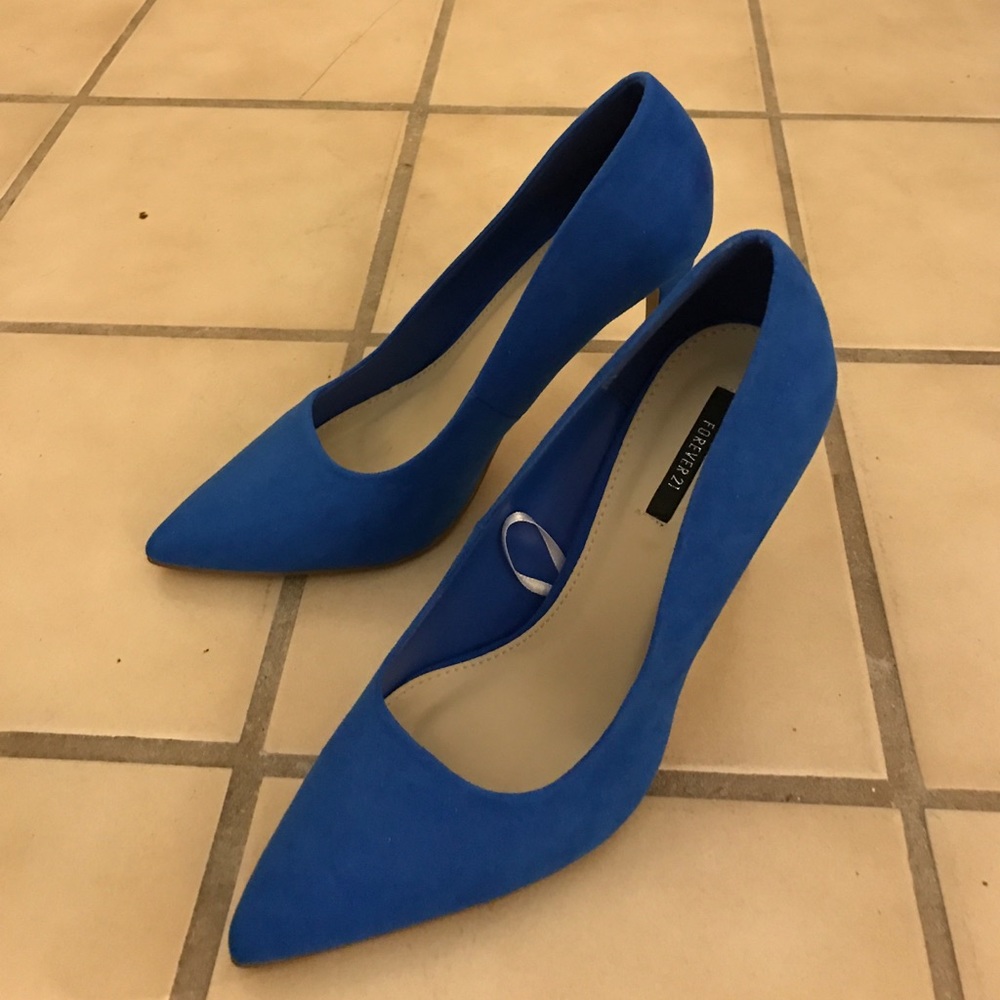 Blue suede pointed toe heels