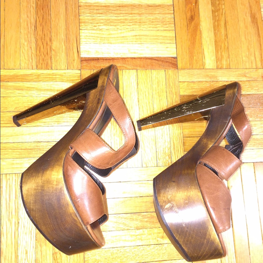 Brown and gold Fendi clog - Picture 2 of 4